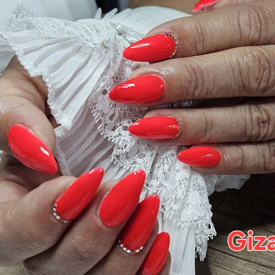 Élénk piros hosszú műköröm – Nelli Nails, Hidas
